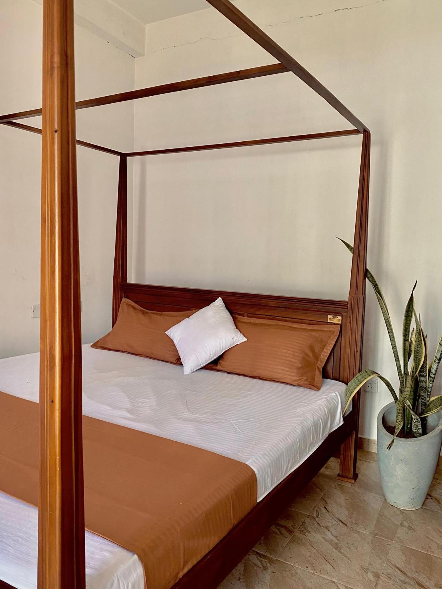 Sasmika Villa Surf And Yoga Hostel ウェリガマ エクステリア 写真
