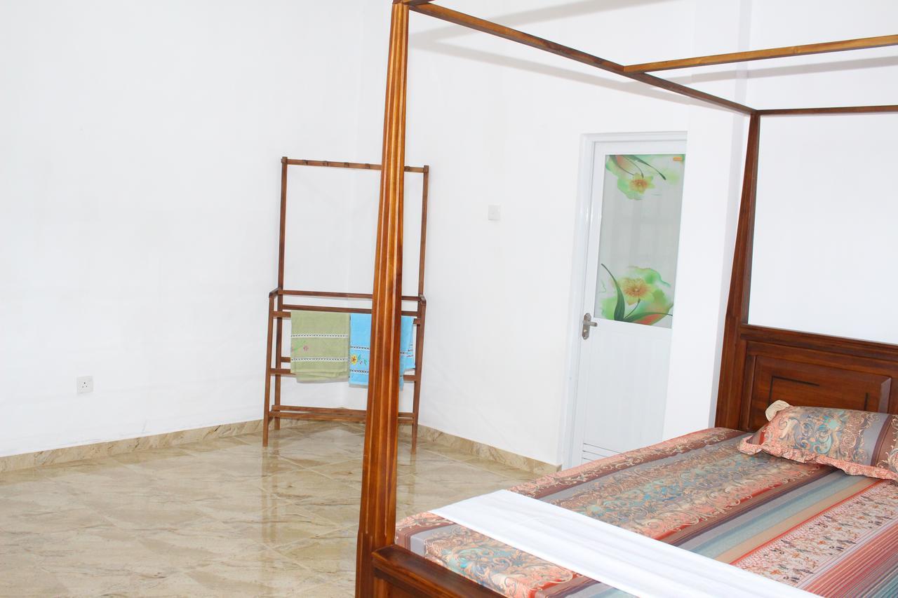 Sasmika Villa Surf And Yoga Hostel ウェリガマ エクステリア 写真